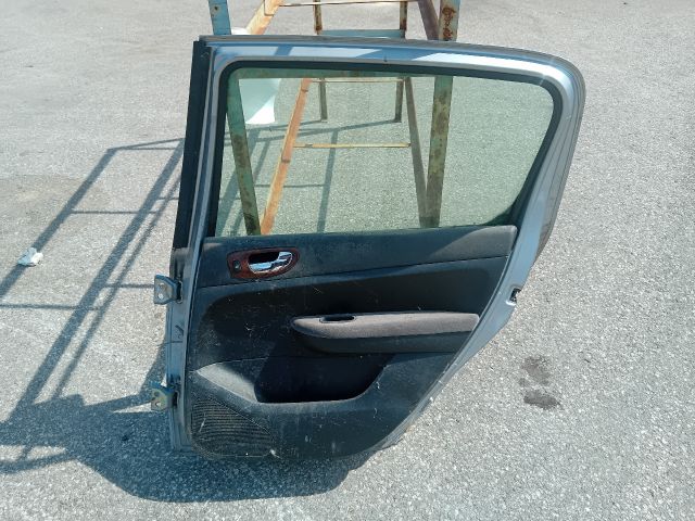 bontott PEUGEOT 307 Jobb hátsó Ajtó (Részeivel)