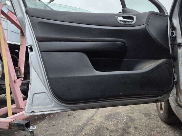 bontott PEUGEOT 307 Jobb hátsó Ajtó (Részeivel)