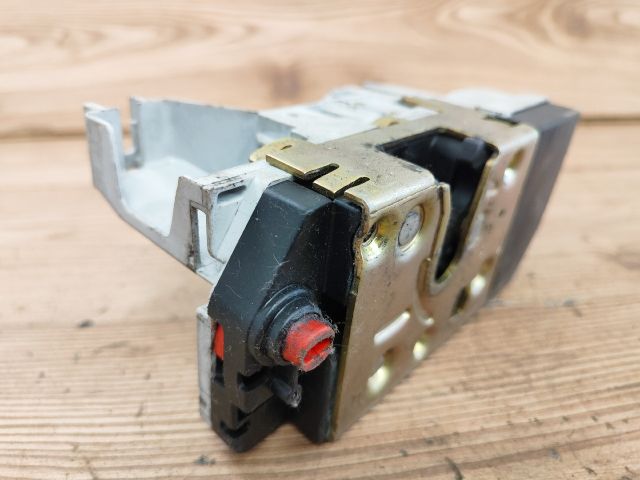 bontott PEUGEOT 307 Jobb hátsó Ajtózár