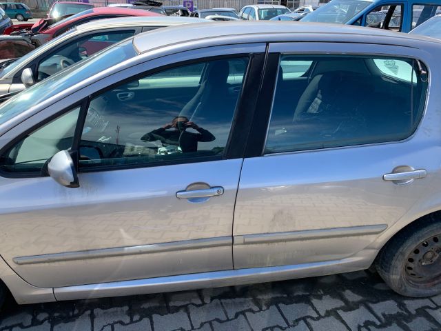 bontott PEUGEOT 307 Jobb Hátsó Lámpa