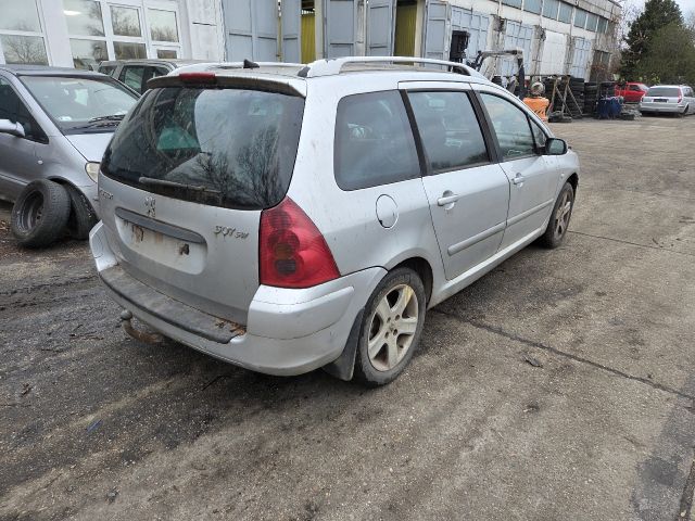 bontott PEUGEOT 307 Jobb Hátsó Lámpa