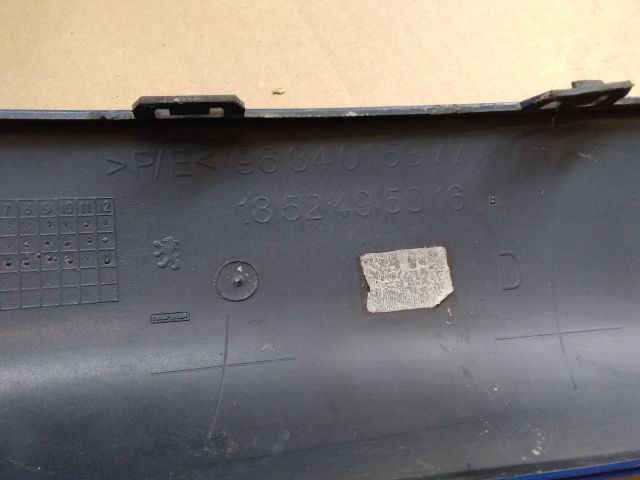 bontott PEUGEOT 307 Jobb hátsó Lökhárító Díszléc