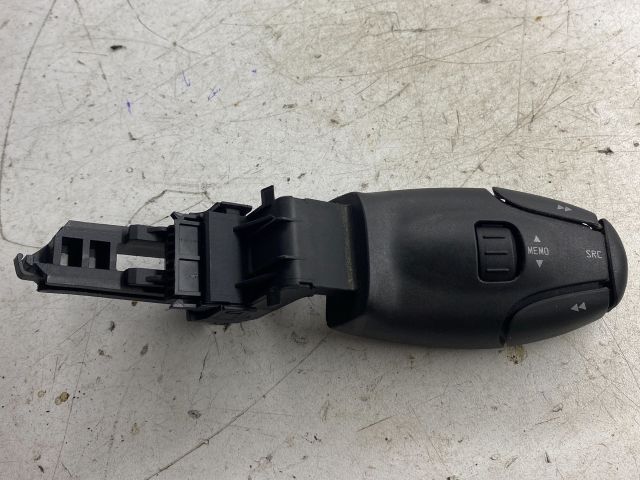 bontott PEUGEOT 307 Jobb Multikormány Kapcsoló