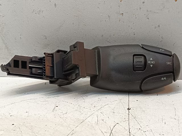 bontott PEUGEOT 307 Jobb Multikormány Kapcsoló