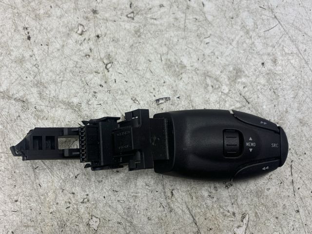 bontott PEUGEOT 307 Jobb Multikormány Kapcsoló
