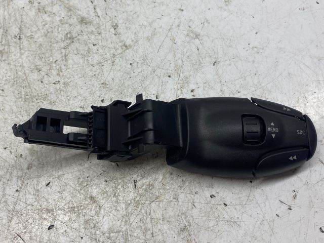 bontott PEUGEOT 307 Jobb Multikormány Kapcsoló