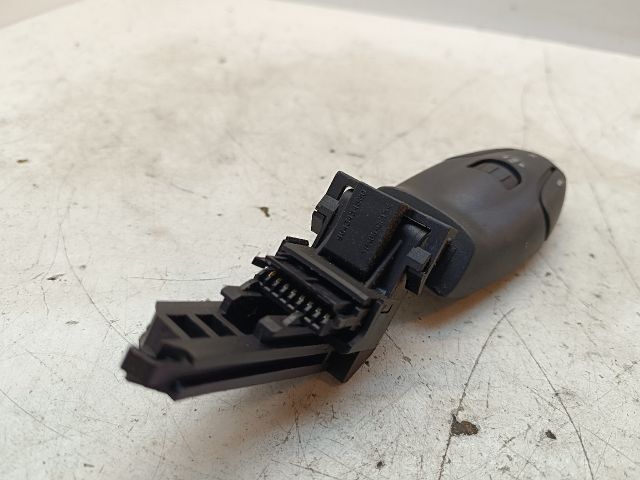 bontott PEUGEOT 307 Jobb Multikormány Kapcsoló