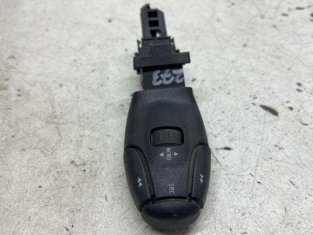 bontott PEUGEOT 307 Jobb Multikormány Kapcsoló