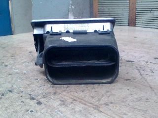 bontott PEUGEOT 307 Jobb Szellőző