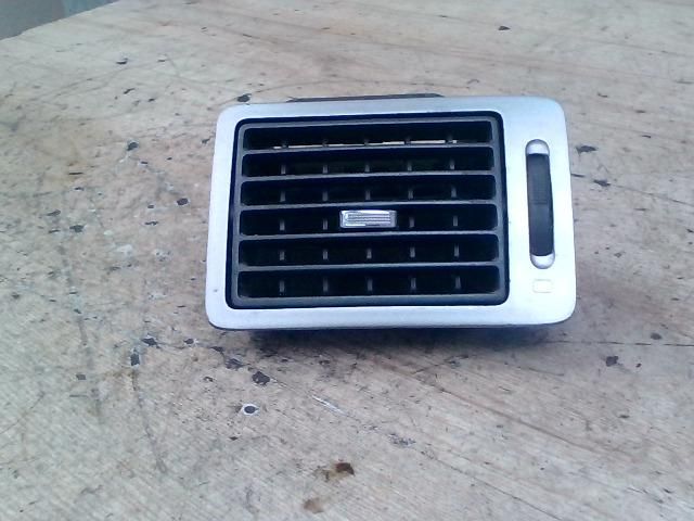 bontott PEUGEOT 307 Jobb Szellőző