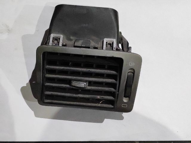 bontott PEUGEOT 307 Jobb Szellőző