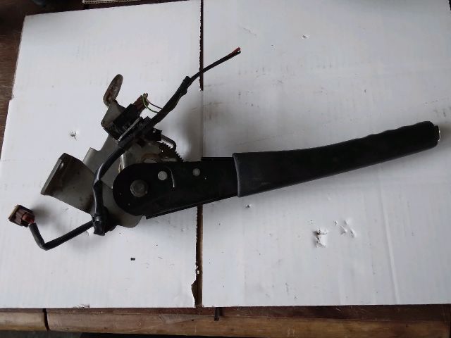 bontott PEUGEOT 307 Kézifék Kar