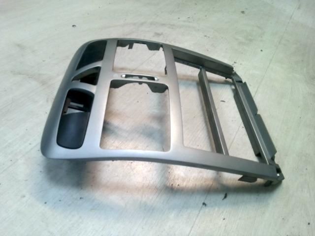 bontott PEUGEOT 307 Középkonzol Keret