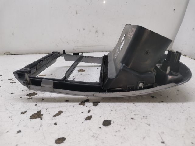 bontott PEUGEOT 307 Középkonzol Keret