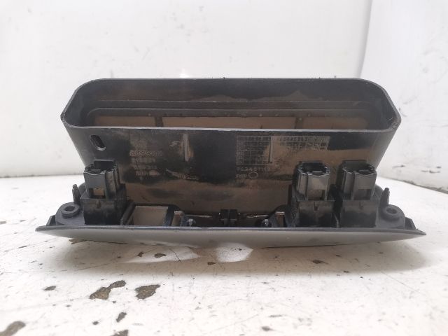 bontott PEUGEOT 307 Középkonzol Keret