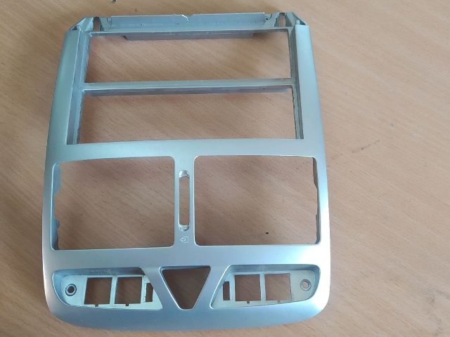 bontott PEUGEOT 307 Középkonzol Keret