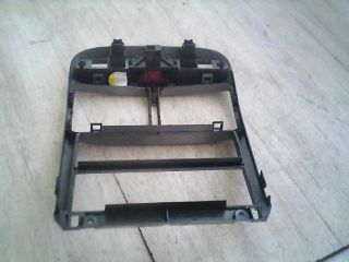 bontott PEUGEOT 307 Középkonzol Keret