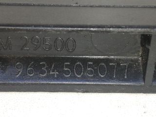 bontott PEUGEOT 307 Középkonzol Keret