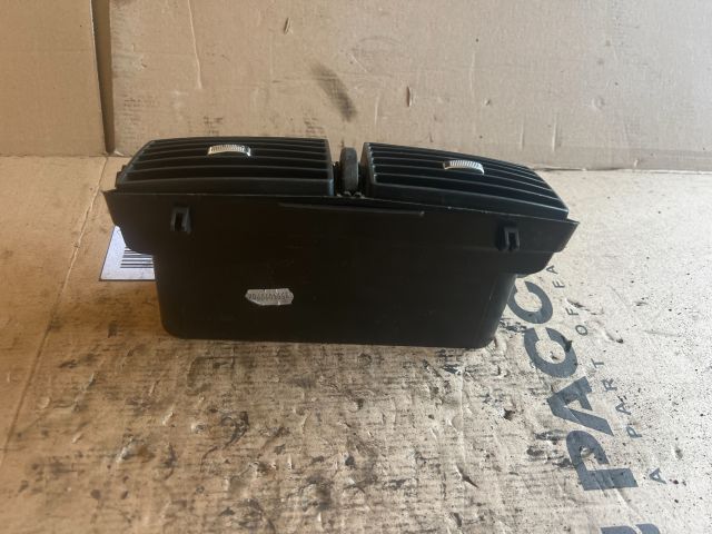 bontott PEUGEOT 307 Középső Szellőző