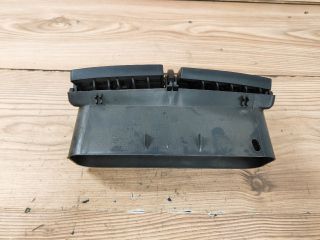 bontott PEUGEOT 307 Középső Szellőző