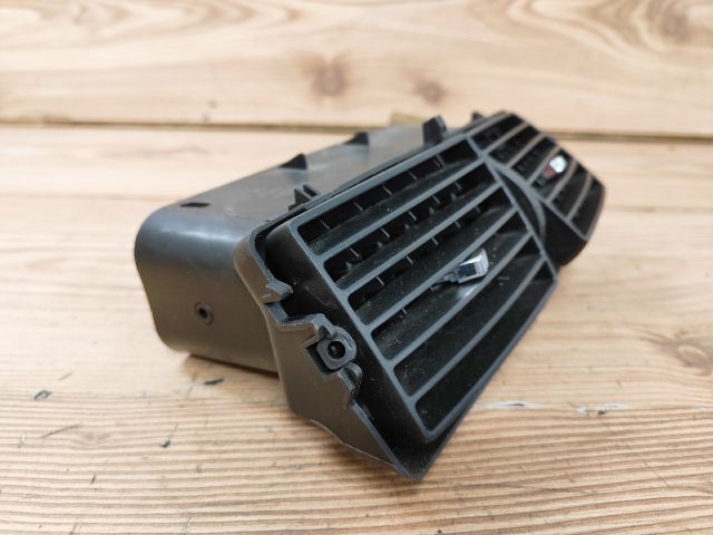 bontott PEUGEOT 307 Középső Szellőző