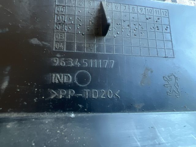 bontott PEUGEOT 307 Középső Szellőző