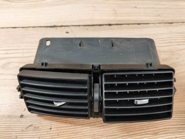 bontott PEUGEOT 307 Középső Szellőző