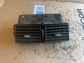 bontott PEUGEOT 307 Középső Szellőző
