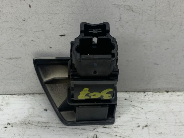 bontott PEUGEOT 307 Központizár Kapcsoló