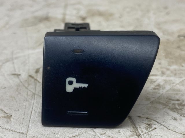 bontott PEUGEOT 307 Központizár Kapcsoló