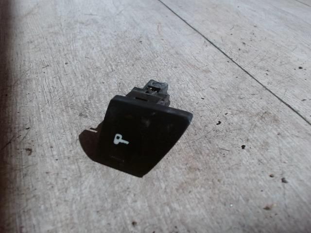 bontott PEUGEOT 307 Központizár Kapcsoló