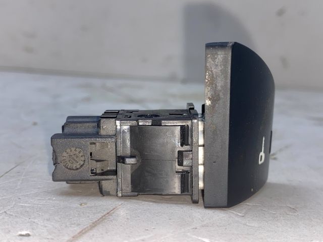 bontott PEUGEOT 307 Központizár Kapcsoló