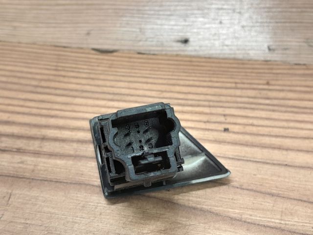 bontott PEUGEOT 307 Központizár Kapcsoló