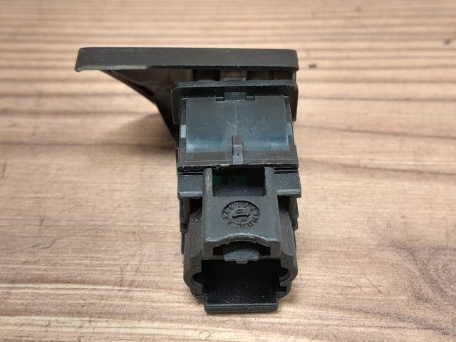 bontott PEUGEOT 307 Központizár Kapcsoló