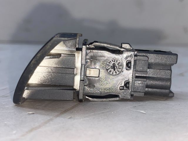 bontott PEUGEOT 307 Központizár Kapcsoló