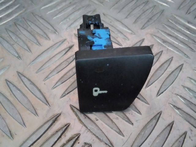 bontott PEUGEOT 307 Központizár Kapcsoló