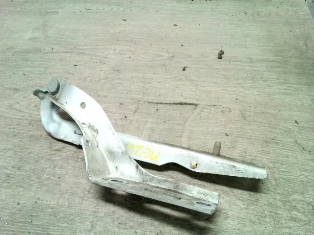 bontott PEUGEOT 307 Motorháztető Bal Zsanér