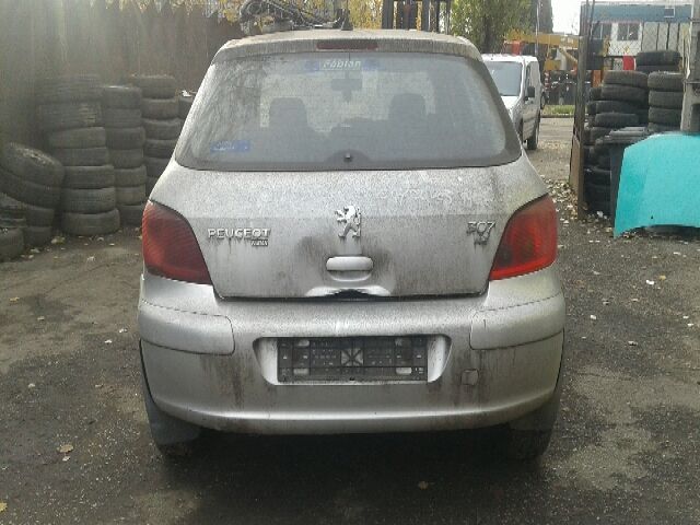 bontott PEUGEOT 307 Motorháztető Bal Zsanér