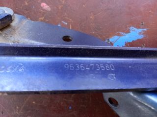 bontott PEUGEOT 307 Motorháztető Bal Zsanér