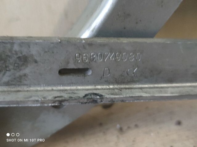 bontott PEUGEOT 307 Motorháztető Zsanér Pár