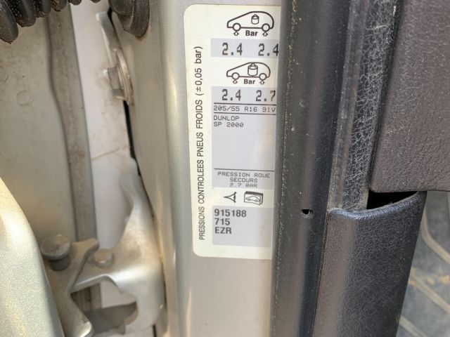 bontott PEUGEOT 307 Motorháztető Zsanér Pár