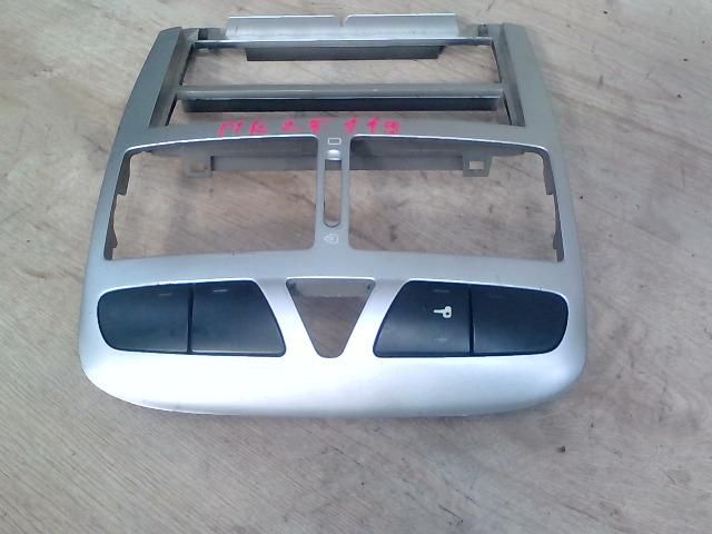 bontott PEUGEOT 307 Rádió / CD Keret