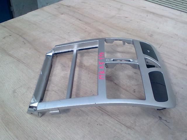 bontott PEUGEOT 307 Rádió / CD Keret