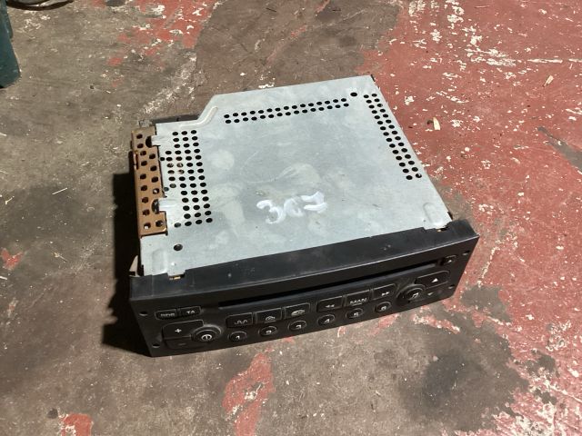 bontott PEUGEOT 307 Rádió / CD