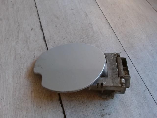 bontott PEUGEOT 307 Tankajtó