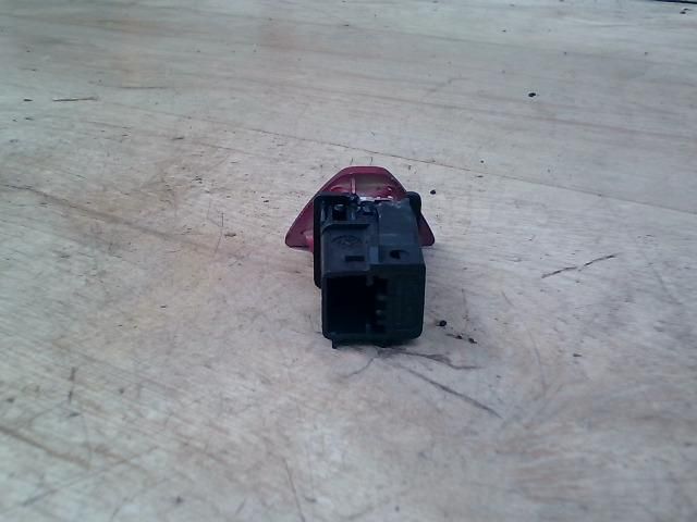 bontott PEUGEOT 307 Vészvillogó Kapcsoló