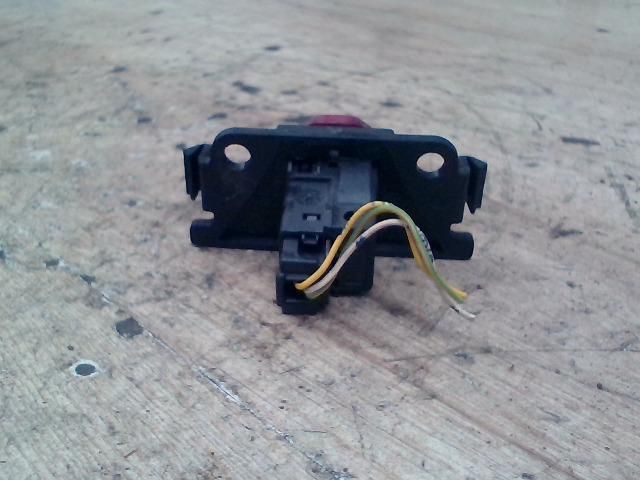 bontott PEUGEOT 307 Vészvillogó Kapcsoló