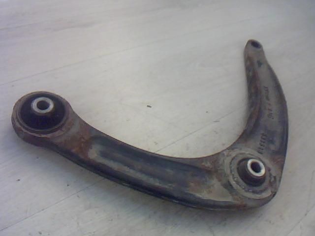 bontott PEUGEOT 308 Bal első Lengőkar