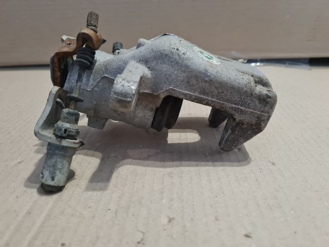 bontott PEUGEOT 308 Jobb hátsó Féknyereg Munkahengerrel