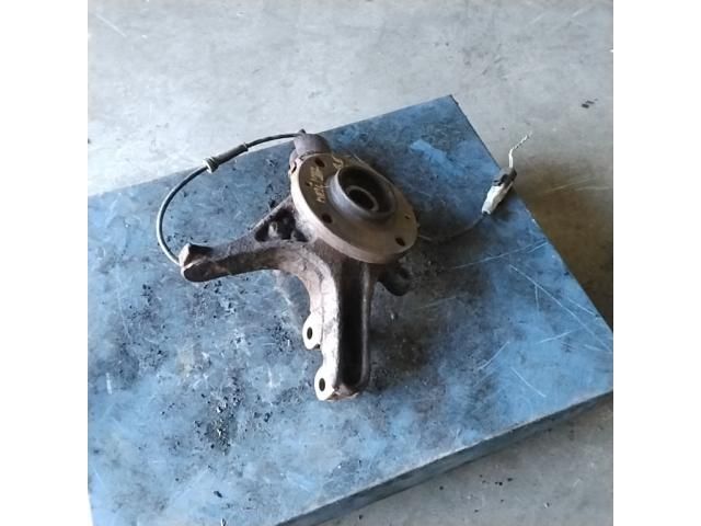 bontott PEUGEOT 308 Bal első Csonkállvány Kerékaggyal